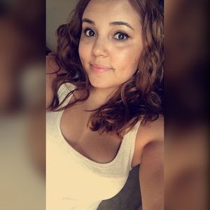 Meet your Posher, Alexis