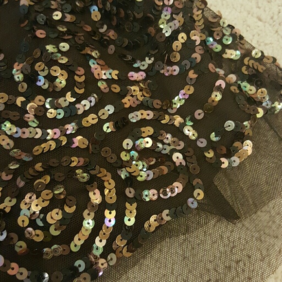 BCBGMAXAZ  amazing beautiful skirt, medium - Picture 4 of 4