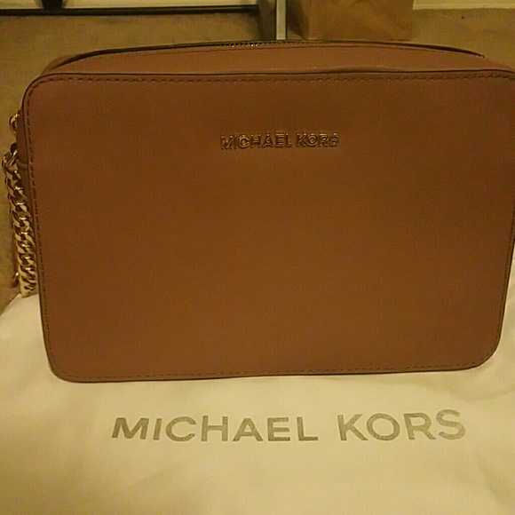 Michael Kor Large Jet Crossbody - Picture 2 of 3