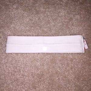 Lululemon headband (white)