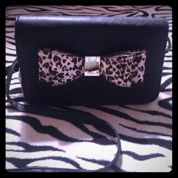 New! Only $10!!!Cheetah print bow purse