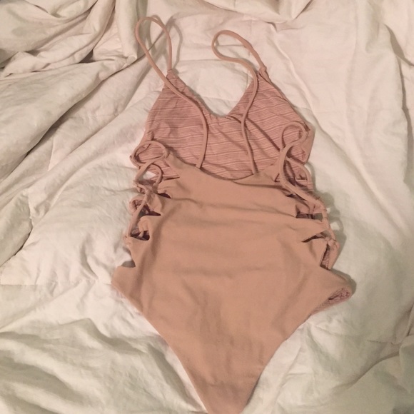 acacia Florence one piece - Picture 2 of 5