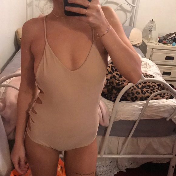 acacia Florence one piece - Picture 5 of 5