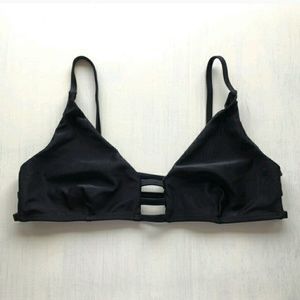 😀Flash Sale😀NWT Strappy Brazilian Bikini Top