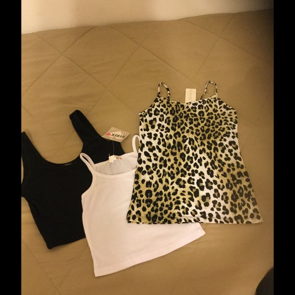 Forever 21 Tops - crop top tank bundle