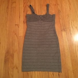 Bebe body con silver shiny dress