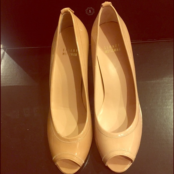 New authentic Stuart Weizmann size 8