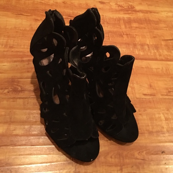 Black peep toe heels
