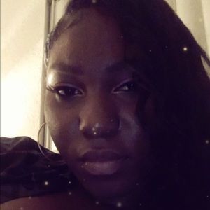 Meet your Posher, Alexis