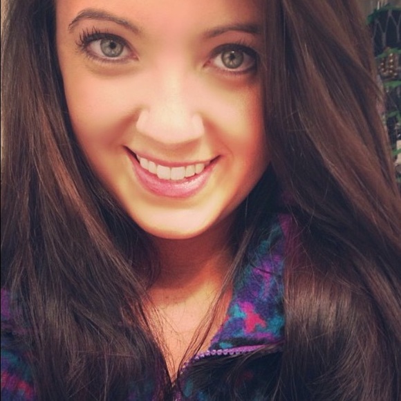 Meet your Posher, Amelia - Picture 3 of 8