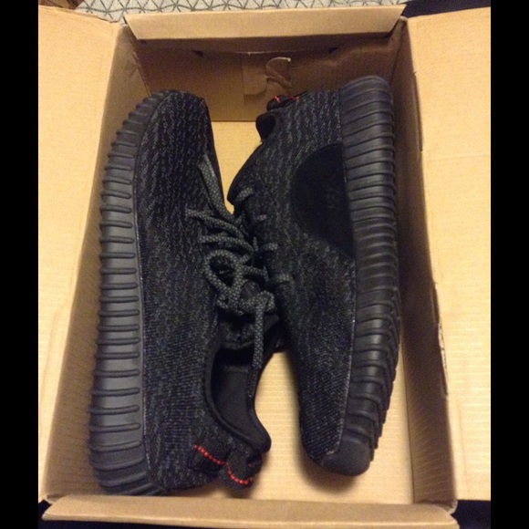 Black yeezys boost 350