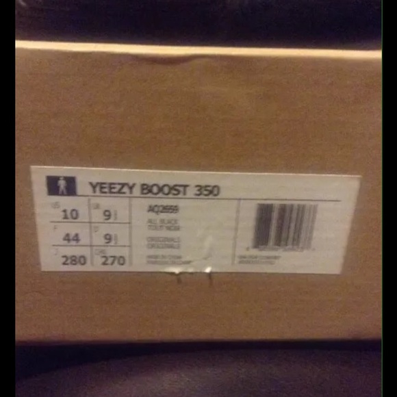 Black yeezys boost 350