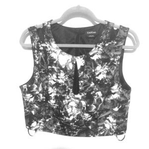 Bebe key hole Crop Top