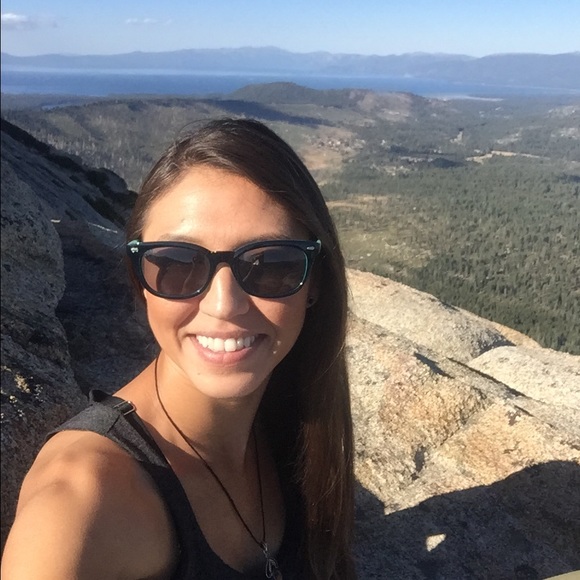 Meet your Posher, Jessica - Picture 1 of 1