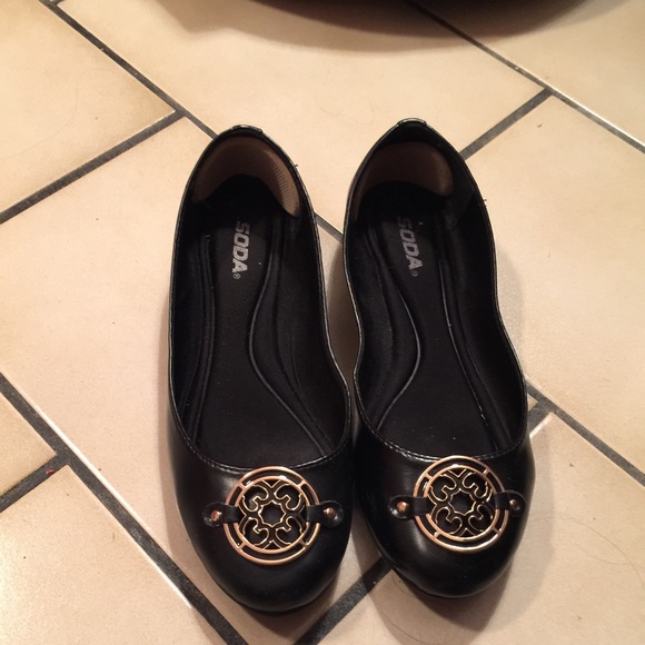 Gold embellishment Flats