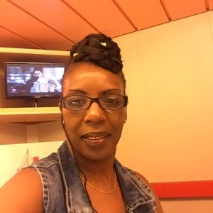 Meet your Posher, Corinne