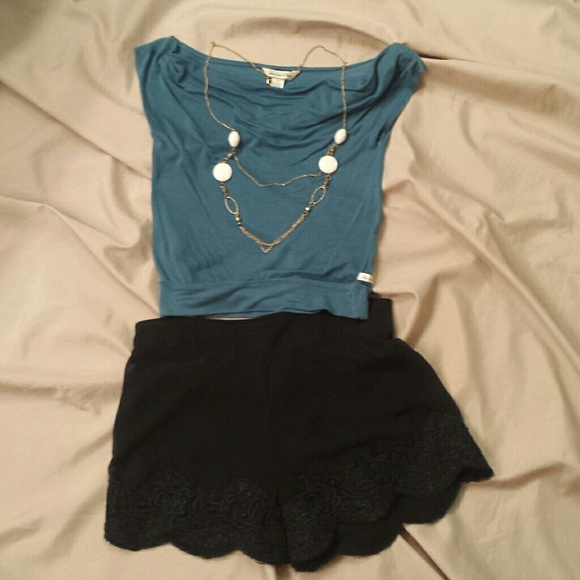 🛍2/$10🎉Black Dressy Scalloped Edge Shorts