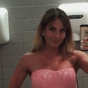 Meet your Posher, Iris