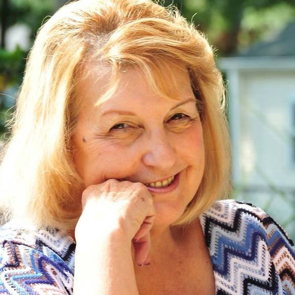 Meet your Posher, Clio