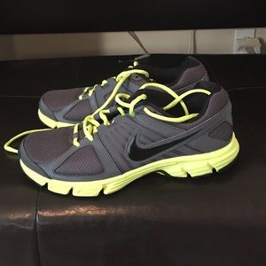 BRAND NEW! Never worn nikes