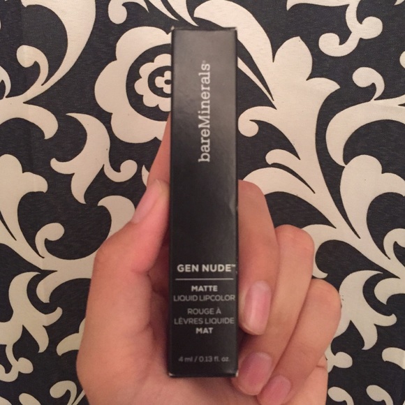 bare Minerals matte liq "slay"