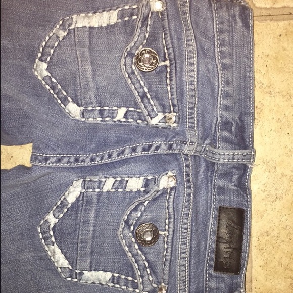 Buckle Daytrip Capris - Picture 2 of 2