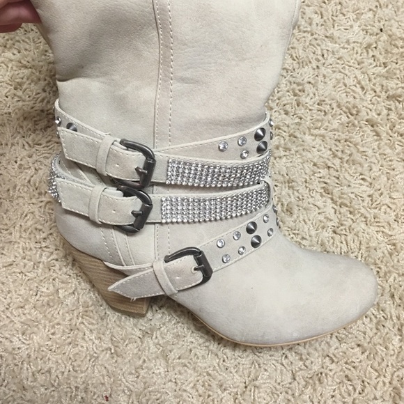 Suede Boots Creme colored - Picture 1 of 4