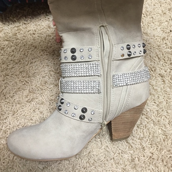 Suede Boots Creme colored - Picture 2 of 4