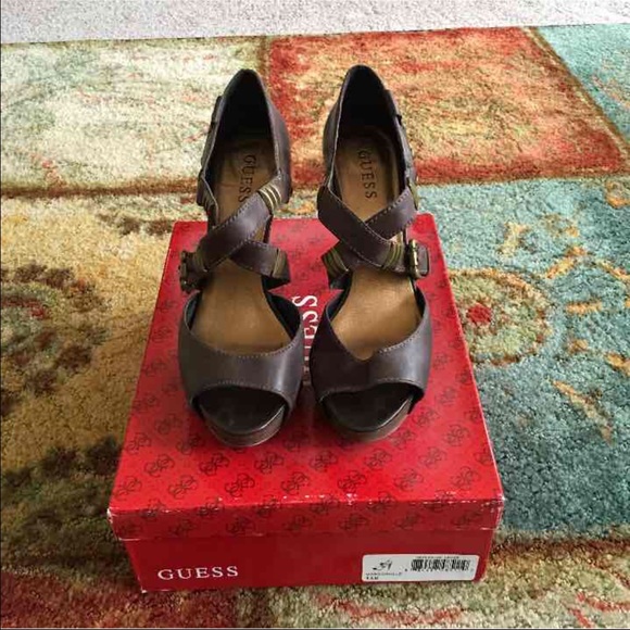 Guess Sandal