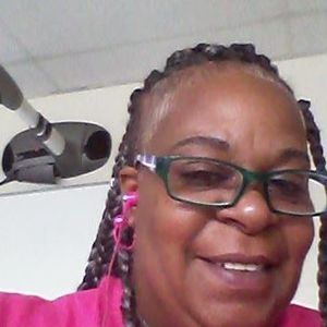 Meet your Posher, Elaine