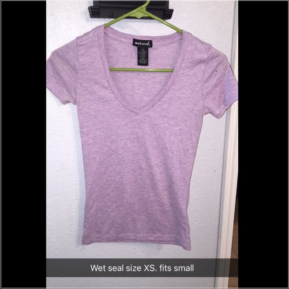 Wet seal VNeck - Picture 1 of 1