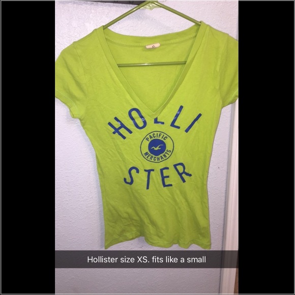 Hollister VNeck - Picture 1 of 1