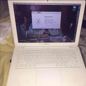 Apple MacBook White