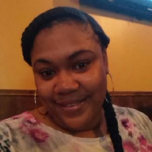 Meet your Posher, Tia