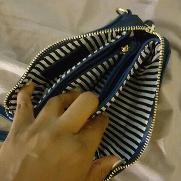 Crossbody Bag - Picture 3 of 4