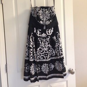 WHBM black & white dress