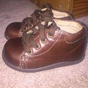 5.5W STRIDE RITE BROWN LEATHER