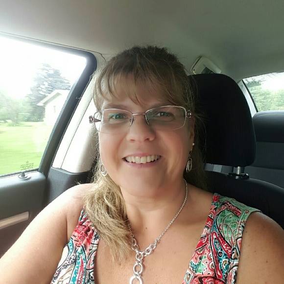 Meet your Posher, Angela - Picture 1 of 1