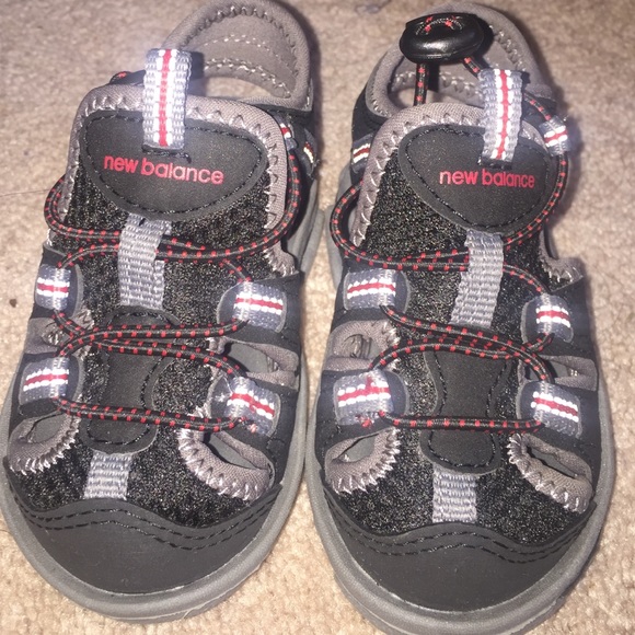 New Balance Sandals 6c