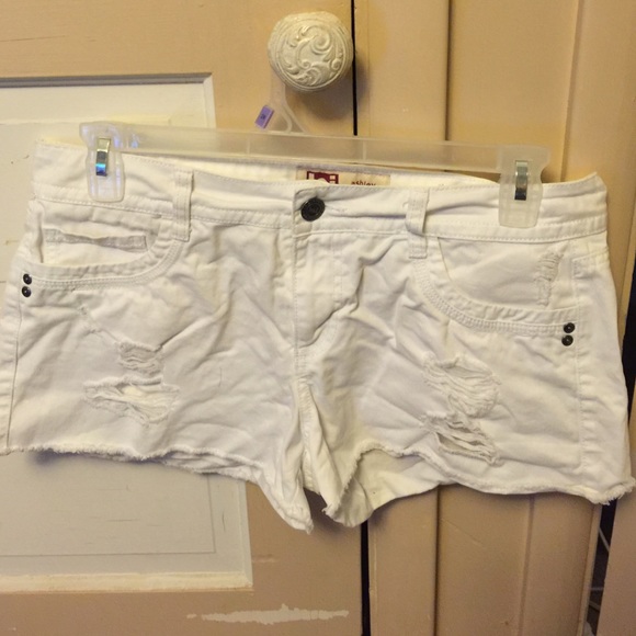 lei Pants - Lei Ashley low rise white cotton short