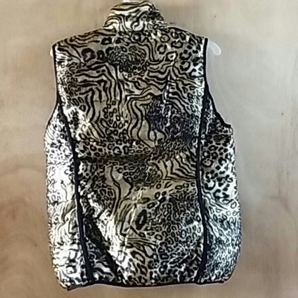 Live a Little soft puffer vest - Picture 3 of 4