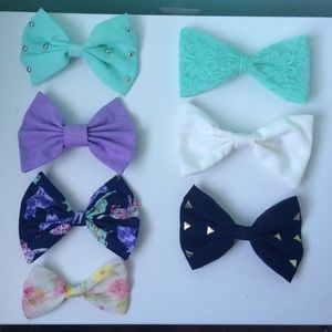 7 Hair Bows