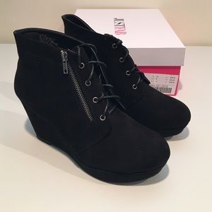ofelia wedge lace up bootie