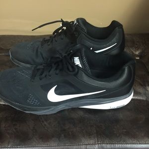 Nikes men's running shoes