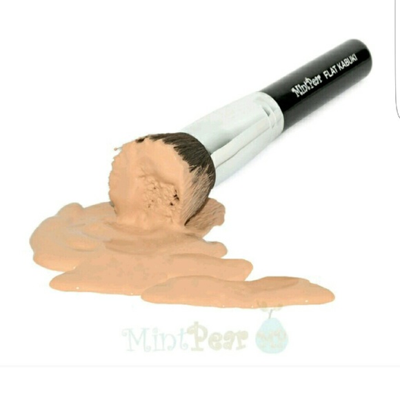 Mint Pear Flat Top High Quality Grade Kabuki Brush