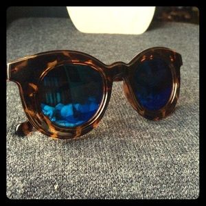 Mirrored Sunglasses with Tortoiseshell Frames