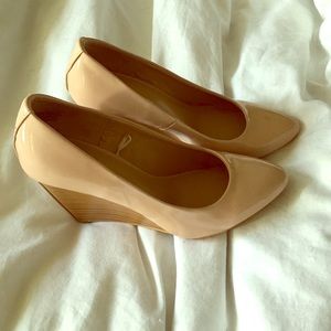Nude wedges