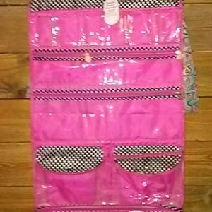 Hanging beauty organizer