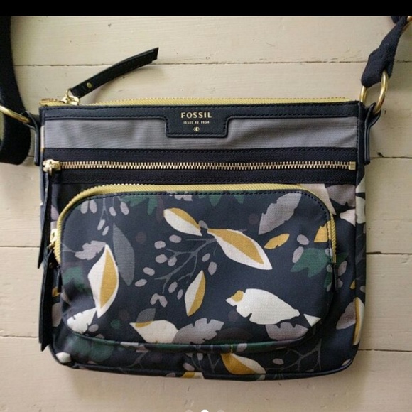 Fossil Handbags - Fossil Crossbody. *Firm