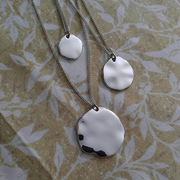 Chloe + Isabel Jewelry - 3 Row Paillette Graduated Pendant
